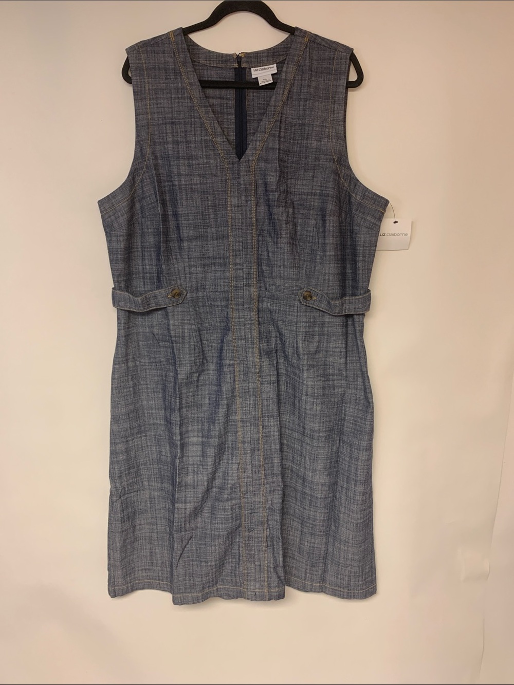 Liz Claiborne Sleeveless Chambray Shift Dress in Blue